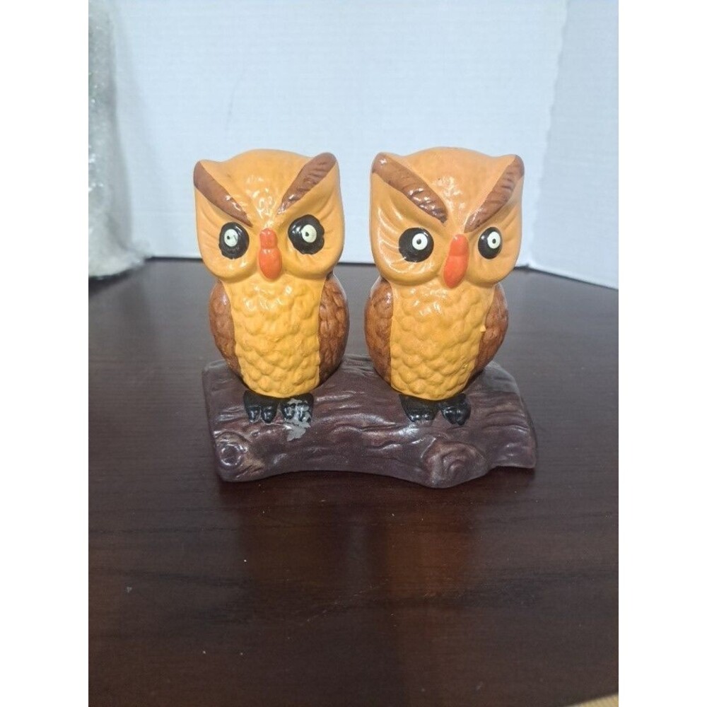 Vintage Handpainted Yellow Owls On A Log Salt And Pepper Shaker Set